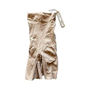 SKIMS Everyday Sculpt Mid Thigh Shorts in Clay Women’s XXS